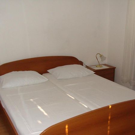 Apartmani Svetina โวดีเซ ภายนอก รูปภาพ