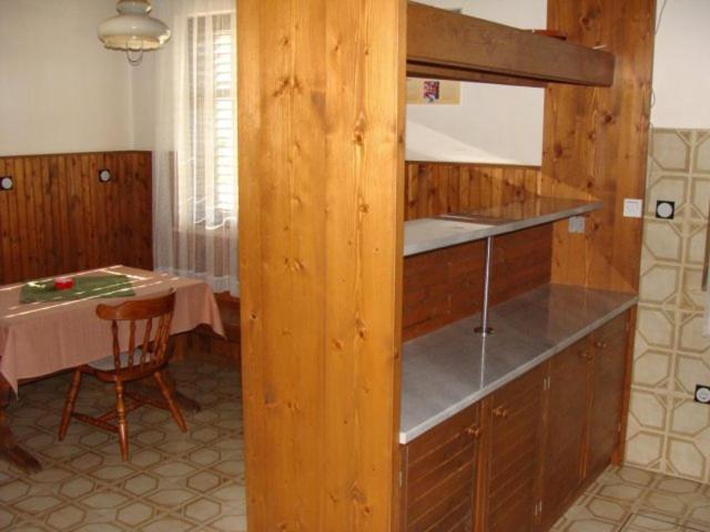 Apartmani Svetina โวดีเซ ภายนอก รูปภาพ